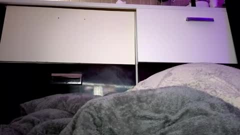 zzarraaa online show from November 2025 06:18:02 PM