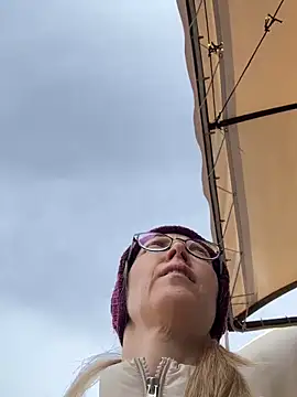 Snapshot of angelmommu chatting on February 2026 07:31:02 AM angelmommu online show from February 2026 07:31:02 AM