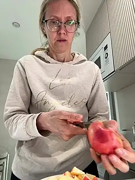 angelmommu online show from March 2026 05:35:01 AM