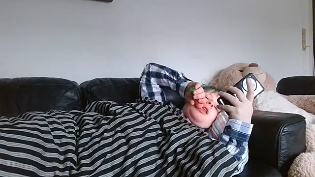 Snapshot of StarZ15 chatting on February 2025 11:15:01 AM StarZ15 online show from February 2025 11:15:01 AM