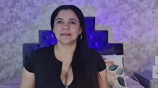 Snapshot of elizabeth_coleman chatting on April 2026 10:04:02 PM elizabeth coleman online show from April 2026 10:04:02 PM