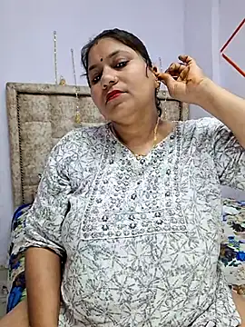 Snapshot of MOM-SUN-COUPLE chatting on March 2025 04:13:02 PM MOM-SUN-COUPLE online show from March 2025 04:13:02 PM