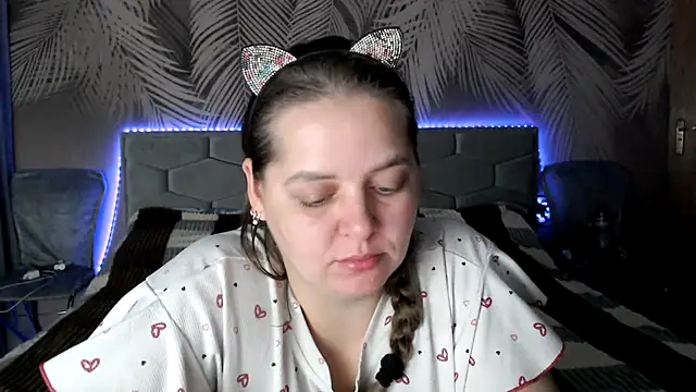 Snapshot of uliastar chatting on November 2025 08:57:01 AM uliastar online show from November 2025 08:57:01 AM