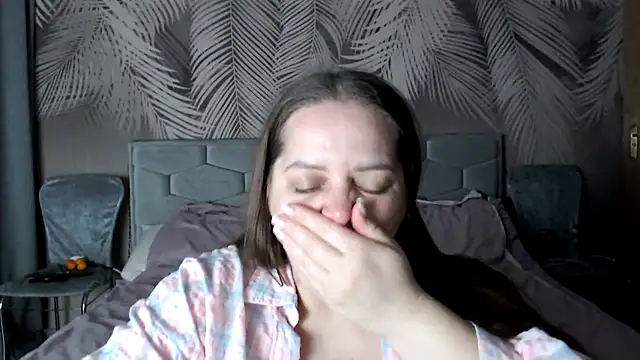 Snapshot of uliastar chatting on December 2025 07:06:02 AM uliastar online show from December 2025 07:06:02 AM