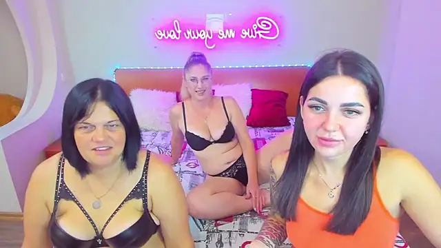CrazyMilanka online show from September 2025 08:14:02 AM