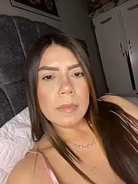 Snapshot of martina_contreras chatting on July 2026 07:10:01 AM martina contreras online show from July 2026 07:10:01 AM