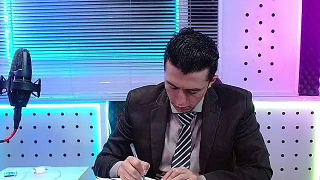 Snapshot of Darko0717 chatting on May 2026 01:05:01 PM Darko0717 online show from May 2026 01:05:01 PM