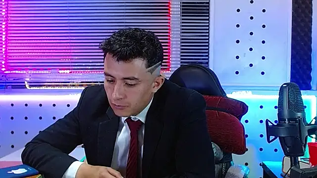 Snapshot of Darko0717 chatting on June 2026 02:33:01 PM Darko0717 online show from June 2026 02:33:01 PM