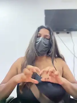 Snapshot of Black_Beauty997 chatting on March 2025 04:41:01 PM Black Beauty997 online show from March 2025 04:41:01 PM