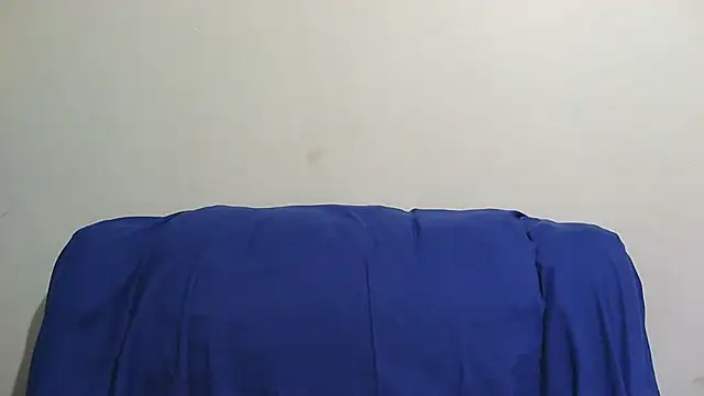 sluttylaura21 online show from October 2025 05:04:01 PM