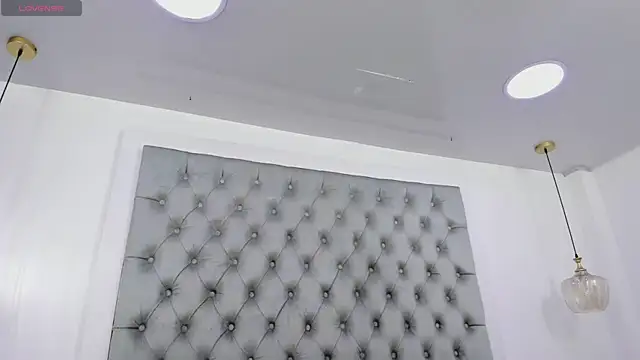 Snapshot of anette_cooper chatting on November 2025 03:39:02 AM anette cooper online show from November 2025 03:39:02 AM