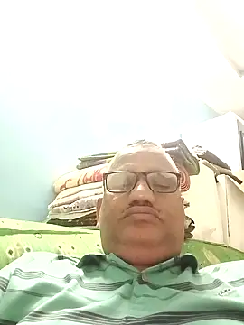 StarPacifist6 online show from December 2024 04:51:02 PM