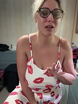 Leanymphoo online show from October 2025 08:33:01 AM