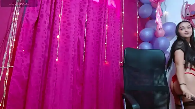 Snapshot of monica_little23 chatting on March 2025 05:47:01 PM monica little23 online show from March 2025 05:47:01 PM