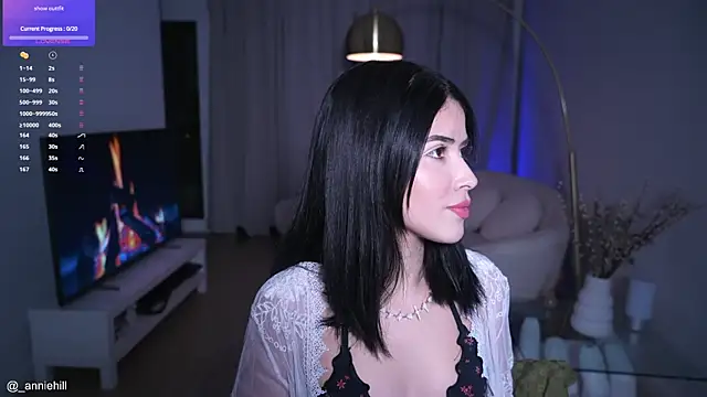 Snapshot of anniehillofficial chatting on September 2025 08:43:01 PM anniehillofficial online show from September 2025 08:43:01 PM