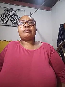 Snapshot of YELLOW_BONE chatting on June 2026 08:24:01 PM YELLOW BONE online show from June 2026 08:24:01 PM