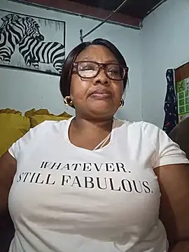 Snapshot of YELLOW_BONE chatting on July 2026 09:32:02 PM YELLOW BONE online show from July 2026 09:32:02 PM