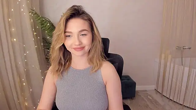 Snapshot of GracefulLook chatting on January 2025 10:49:02 PM GracefulLook online show from January 2025 10:49:02 PM