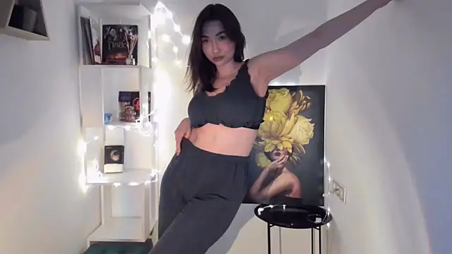 Snapshot of GracefulLook chatting on February 2025 03:23:02 AM GracefulLook online show from February 2025 03:23:02 AM