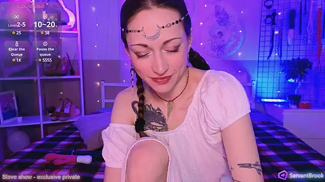 Snapshot of ServantBrook chatting on February 2025 06:04:01 AM ServantBrook online show from February 2025 06:04:01 AM