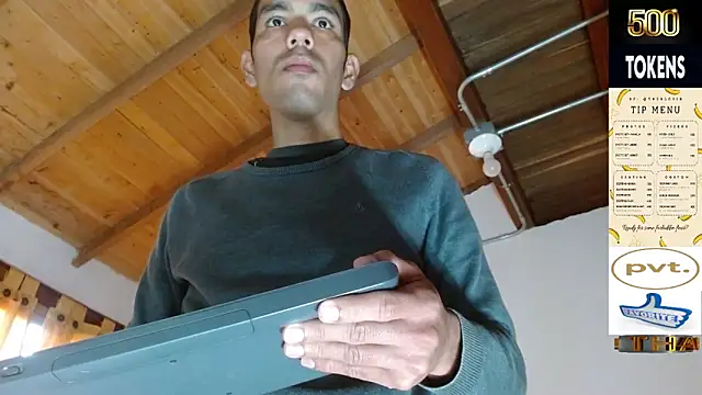 JohanyLatino online show from April 2026 09:06:02 PM