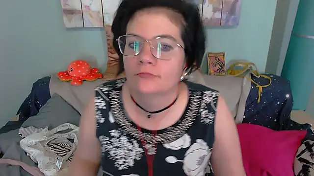 EverlyRays online show from November 2025 12:39:02 PM