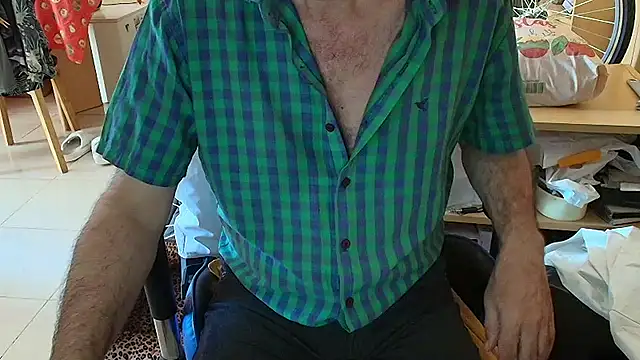 Snapshot of angelgarcia269 chatting on January 2026 12:42:01 PM angelgarcia269 online show from January 2026 12:42:01 PM