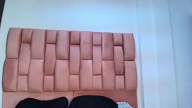 JuliKim  online show from February 2026 01:22:01 PM