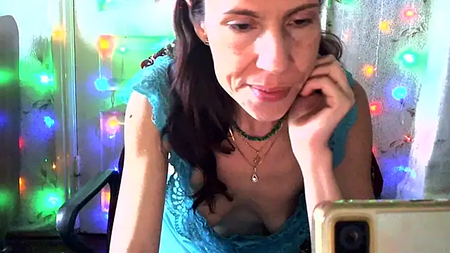 Snapshot of Ladywinter chatting on June 2026 02:10:01 PM Ladywinter online show from June 2026 02:10:01 PM