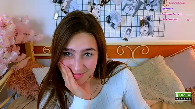 Snapshot of _Eliizabeth_ chatting on May 2026 09:45:02 PM Eliizabeth online show from May 2026 09:45:02 PM