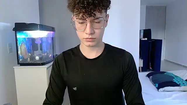 adrian morelly online show from October 2025 10:26:02 PM