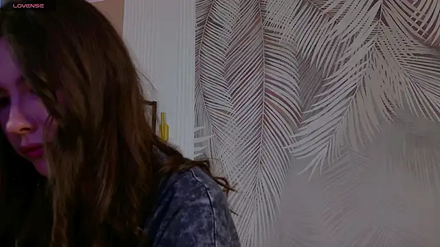 Snapshot of Marie_Diaze chatting on June 2026 05:10:01 AM Marie Diaze online show from June 2026 05:10:01 AM