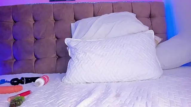 aleja cute  online show from March 2025 06:48:02 AM