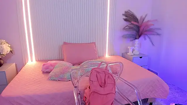 EmilyEvans7 online show from February 2026 06:48:01 PM