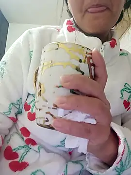 lolo890 online show from December 2025 02:00:02 PM