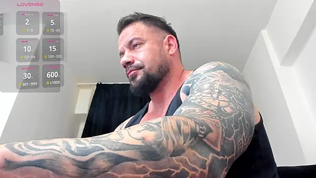 Snapshot of musclemonster31 chatting on June 2026 08:56:02 PM musclemonster31 online show from June 2026 08:56:02 PM