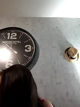 Snapshot of LEAsquirt91 chatting on December 2024 10:53:02 PM LEAsquirt91 online show from December 2024 10:53:02 PM