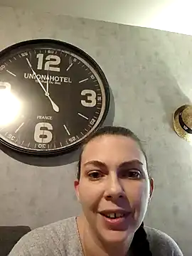 Snapshot of LEAsquirt91 chatting on December 2024 10:57:02 PM LEAsquirt91 online show from December 2024 10:57:02 PM