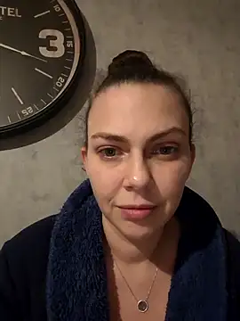 Snapshot of LEAsquirt91 chatting on February 2025 08:20:02 PM LEAsquirt91 online show from February 2025 08:20:02 PM