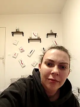 Snapshot of LEAsquirt91 chatting on March 2025 07:17:02 PM LEAsquirt91 online show from March 2025 07:17:02 PM