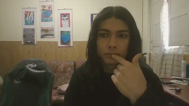 Snapshot of calliemaggotbone chatting on November 2025 01:28:02 PM calliemaggotbone online show from November 2025 01:28:02 PM