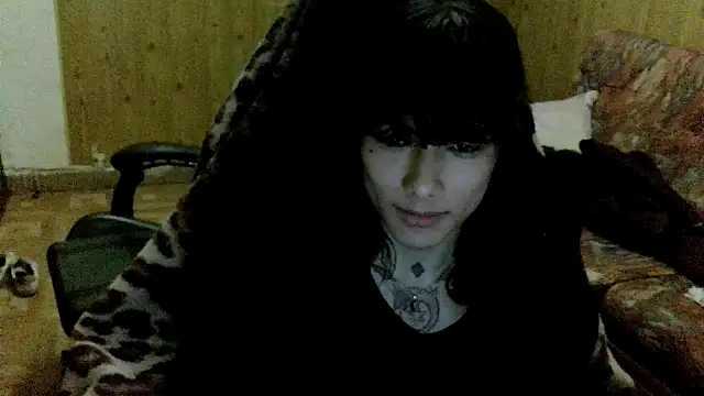 Snapshot of calliemaggotbone chatting on December 2025 09:47:02 AM calliemaggotbone online show from December 2025 09:47:02 AM