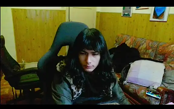 Snapshot of calliemaggotbone chatting on December 2025 02:43:02 PM calliemaggotbone online show from December 2025 02:43:02 PM