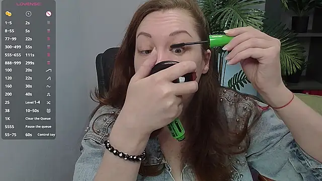 Snapshot of CutieGinger chatting on October 2025 08:09:02 PM CutieGinger online show from October 2025 08:09:02 PM