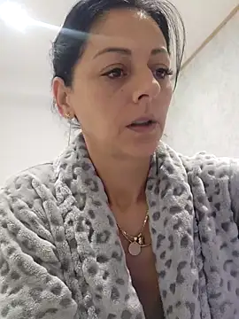 bruneta sexy23 online show from November 2025 04:10:02 AM