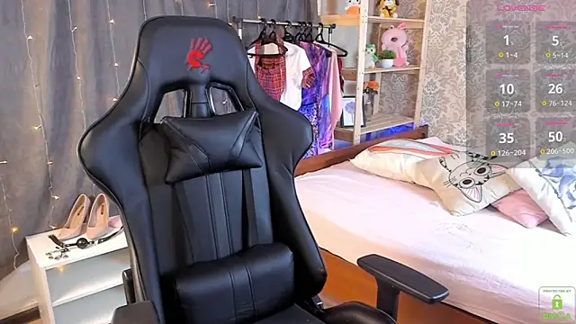 Michel Momsen online show from March 2025 12:25:02 PM