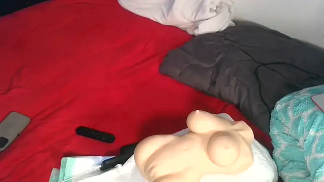 Snapshot of Carolinayoungin chatting on December 2024 05:43:01 PM Carolinayoungin online show from December 2024 05:43:01 PM