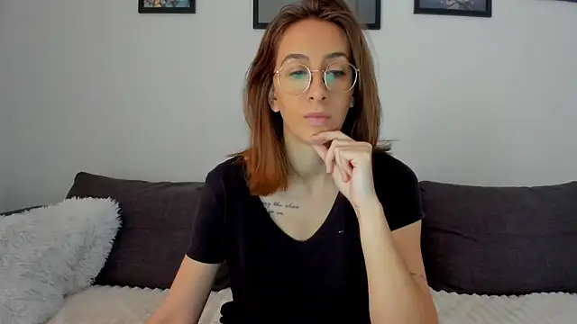 DesireMore90 online show from February 2026 12:21:01 PM