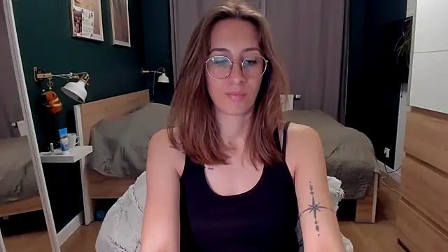 DesireMore90 online show from April 2026 06:43:01 PM