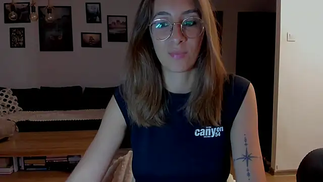 Snapshot of DesireMore90 chatting on June 2026 08:39:02 PM DesireMore90 online show from June 2026 08:39:02 PM